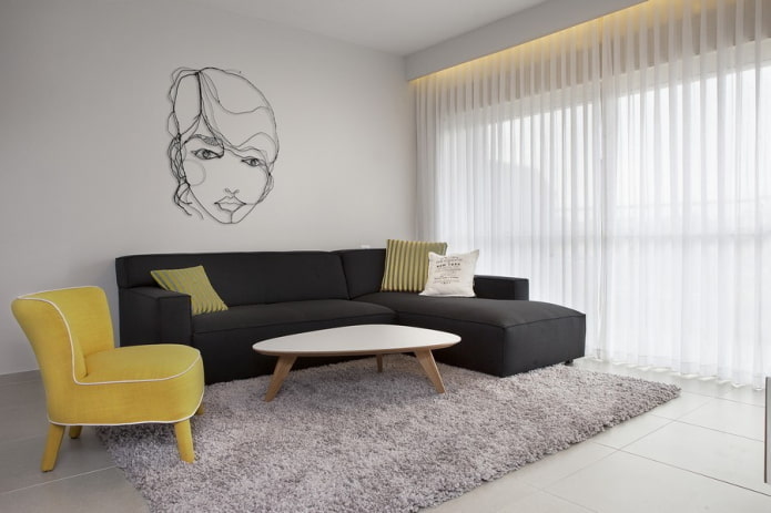 Textilien im Wohnzimmer im minimalistischen Stil