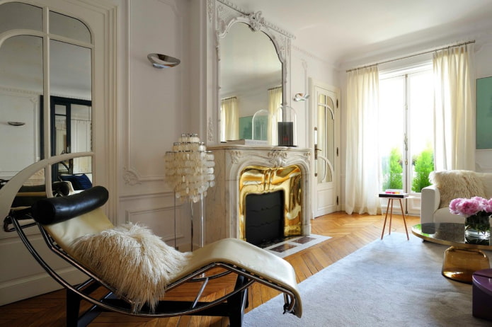 Geräumiges Wohnzimmer