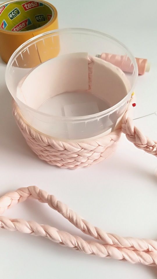 Klebeband für einen Behälter