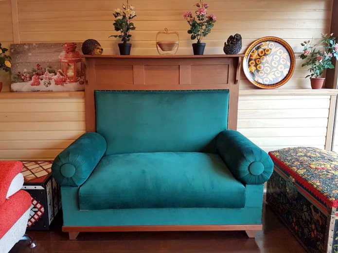 Restauriertes Sofa