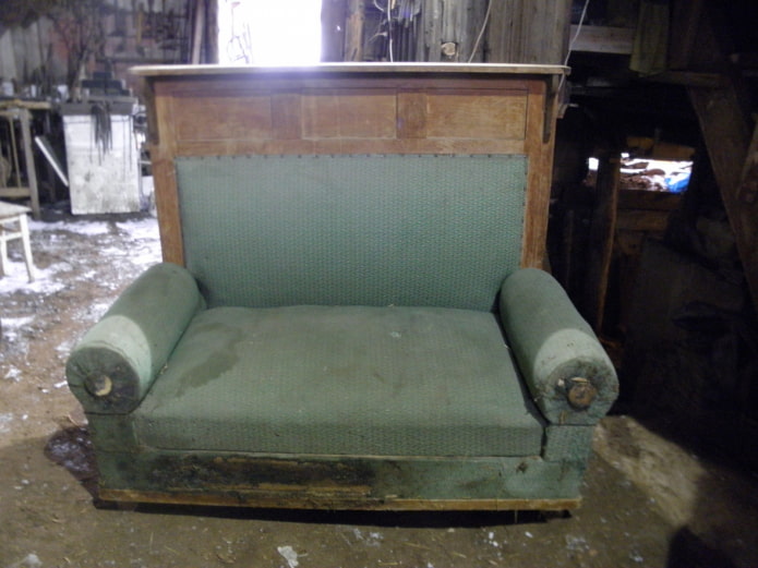 Antikes Sofa