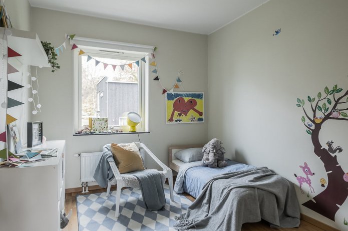 kleines Kinderzimmer in Grau