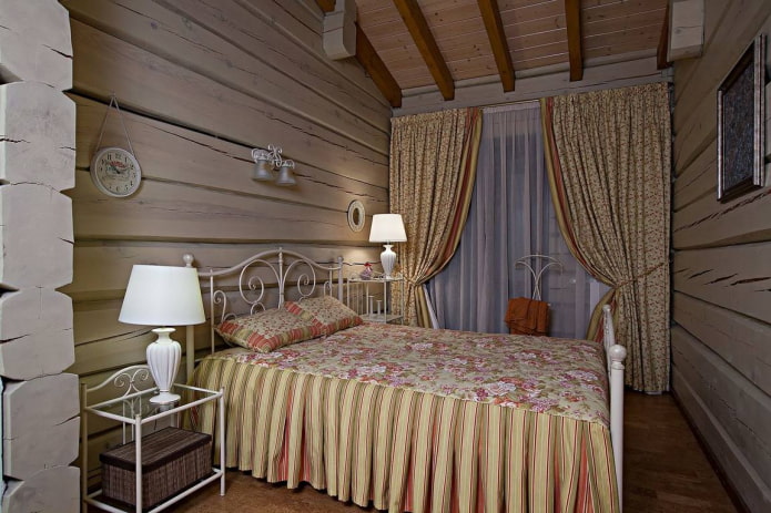Innenansicht eines Blockhauses im Provence-Stil