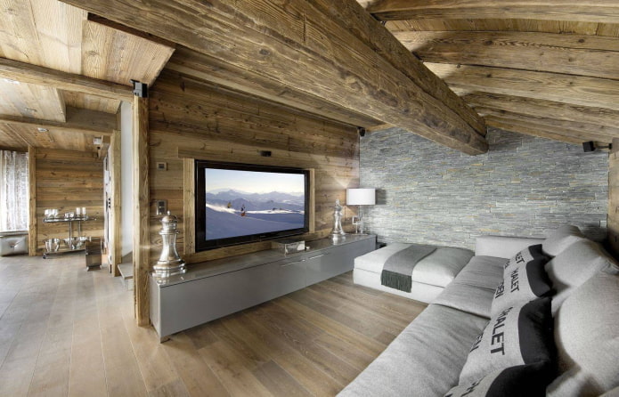 Blockhaus im Chalet-Stil