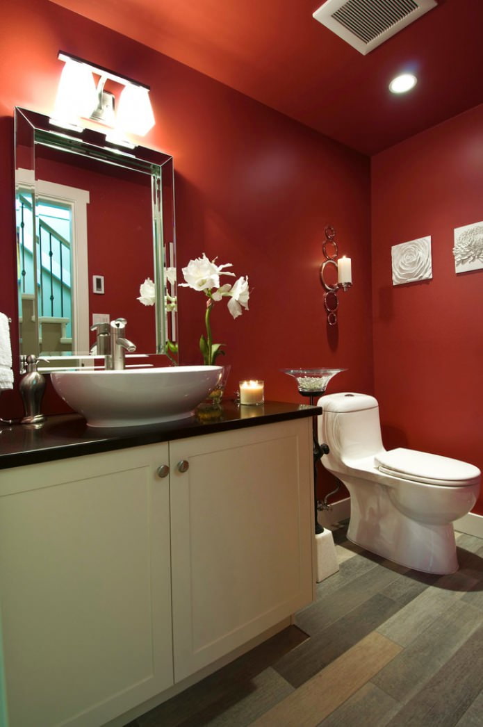Rot im Badezimmer