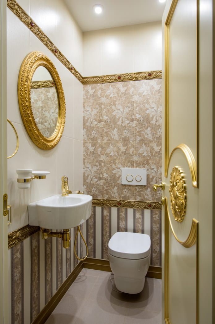 kleines klassisches Badezimmer