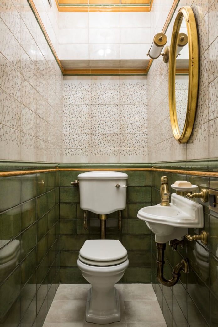 Kleines klassisches Badezimmer