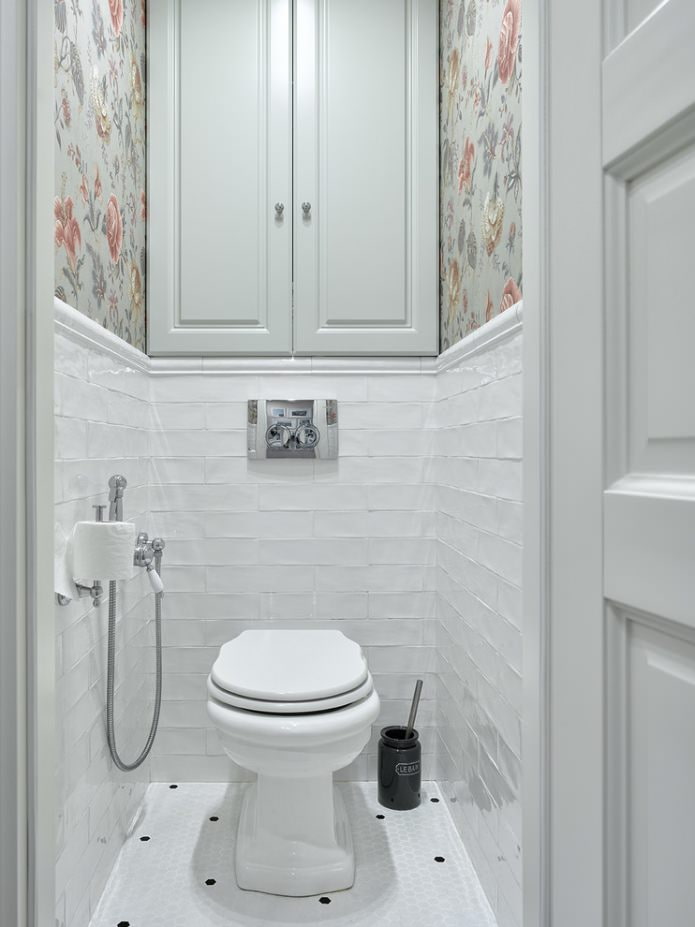 Toiletteneinrichtung im Provence-Stil