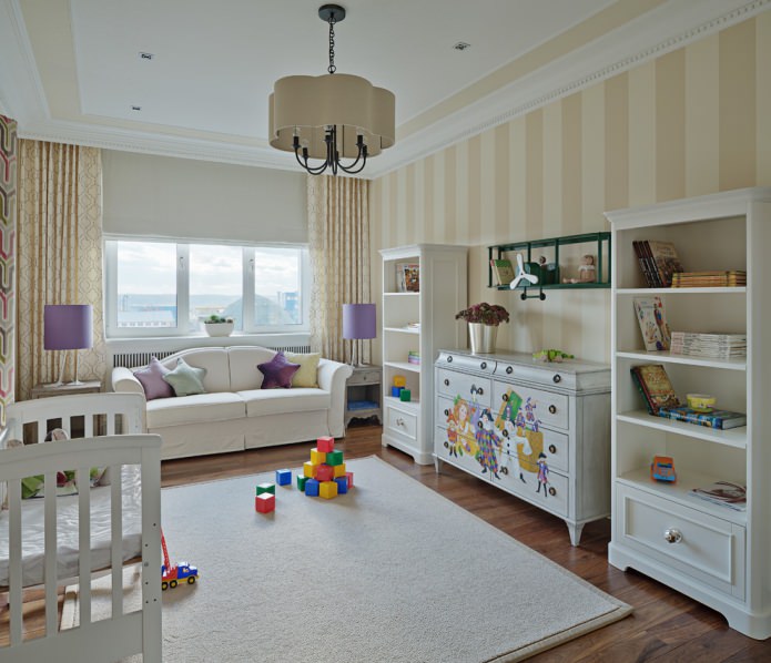 Milchig-beiges Kinderzimmer-Interieur