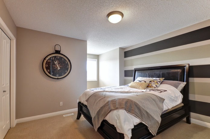 Schlafzimmer in Brauntönen