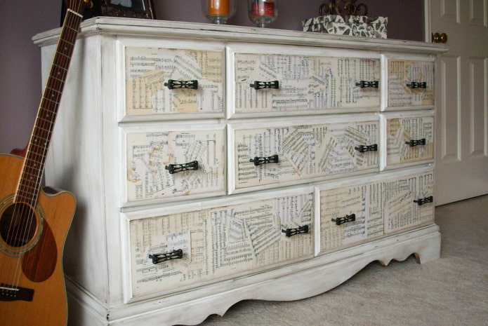 Decoupage mit Noten