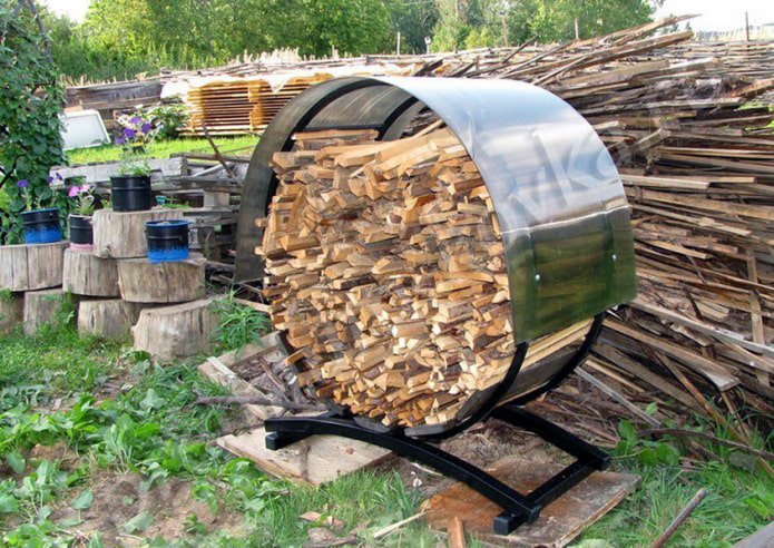 Struktur aus Metall und Polycarbonat