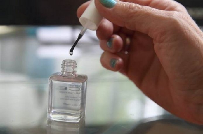 farbloser Nagellack