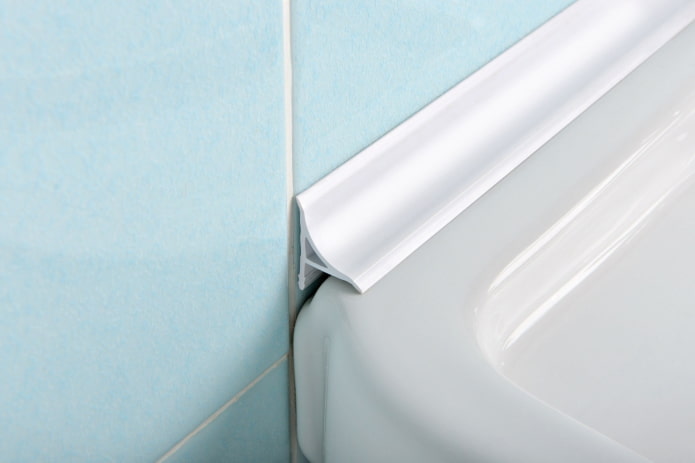 Kunststoff-Fußleiste für Badewanne