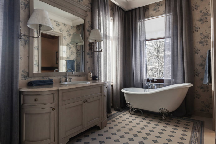 Fayence-Badewanne