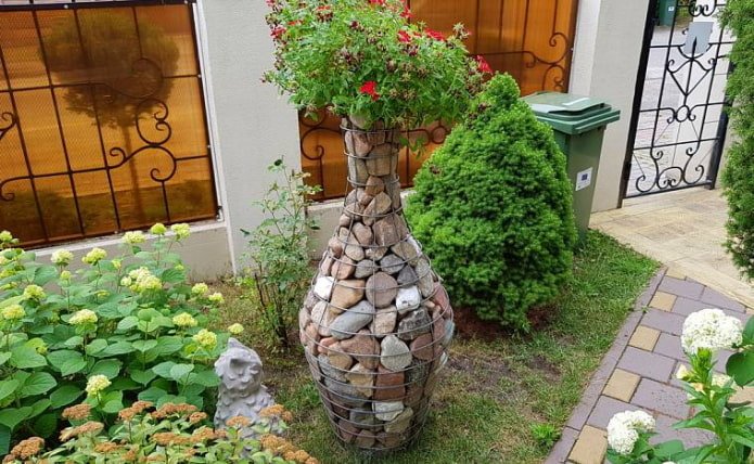 Vase aus Gabionen