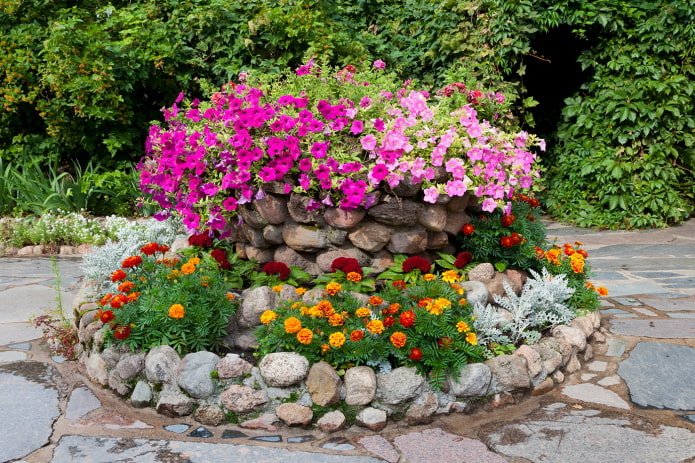 Mehrstöckiges Blumenbeet