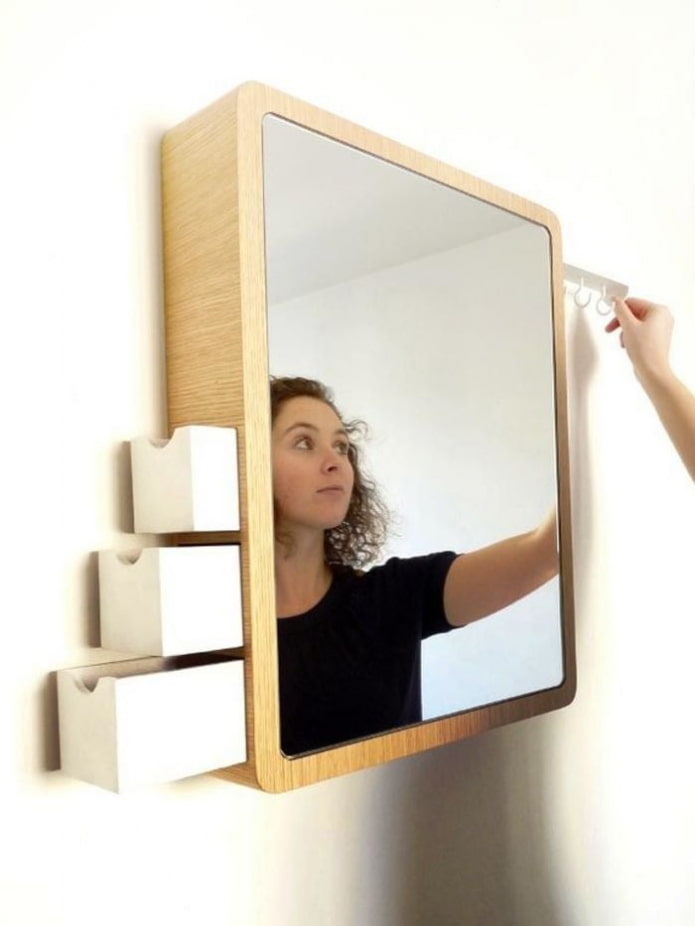 Hängeschrank mit Spiegel