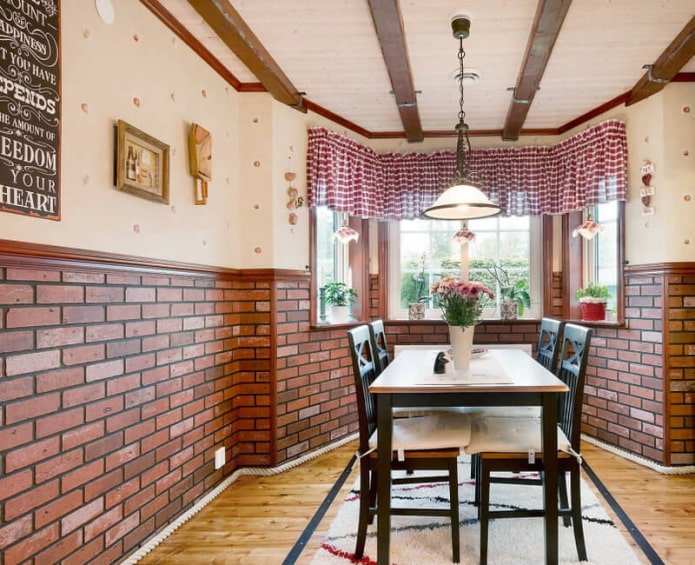 Mauerwerk in der Küche im Landhausstil