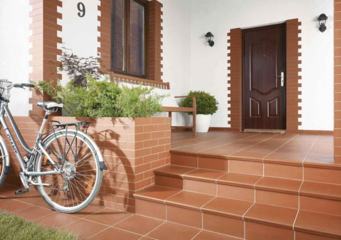 Veranda mit Klinkerfliesenverkleidung