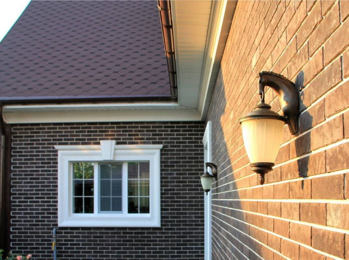 Hausfassade mit Klinkerfliesenverkleidung