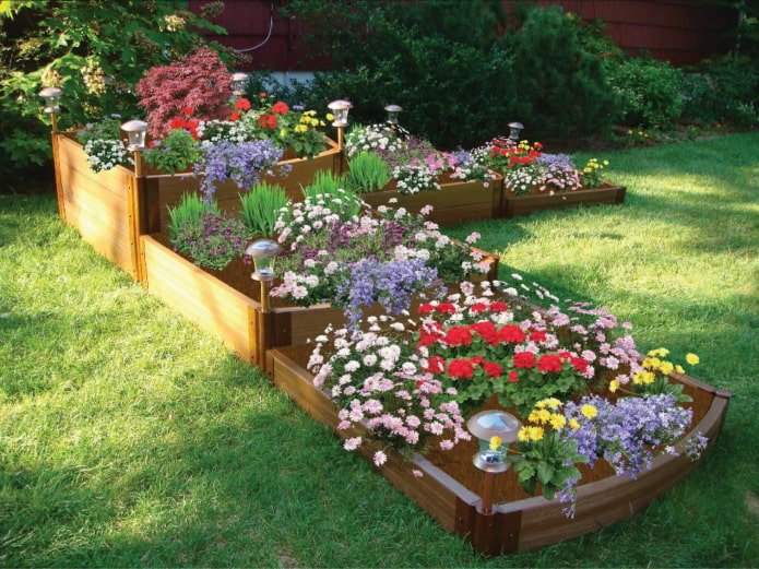 mehrstöckiges Blumenbeet