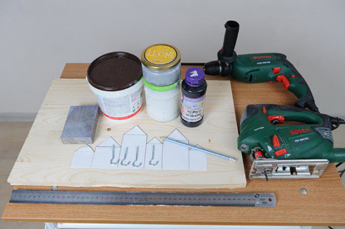 Werkzeuge und Materialien