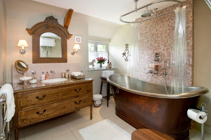 Holzmöbel im Badezimmer