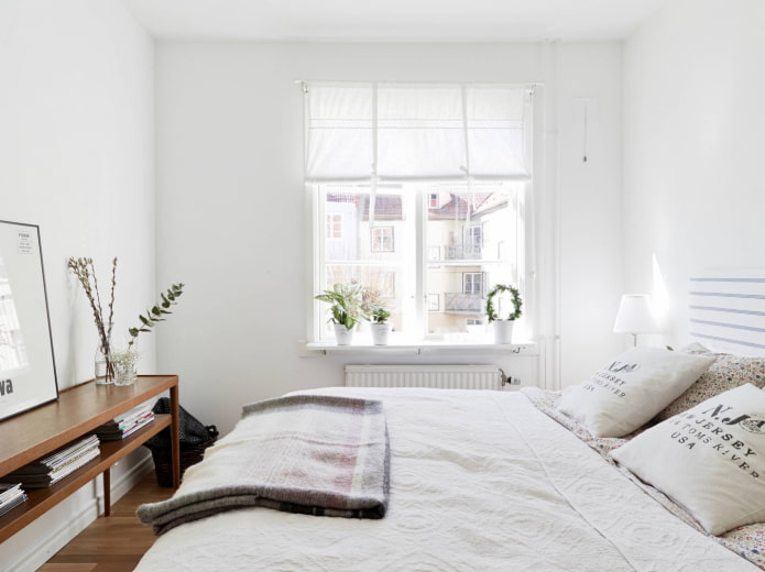 Raffrollos im Schlafzimmer
