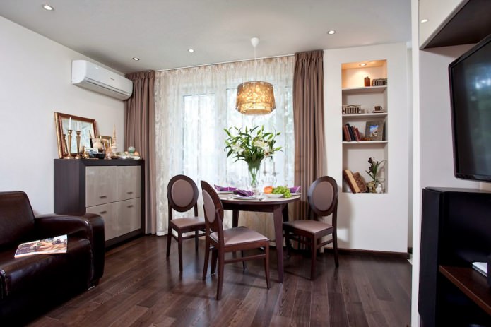 Stühle im Wohnzimmer