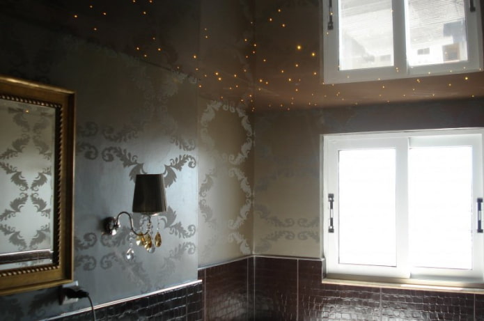 braune Spanndecke mit Glitzer