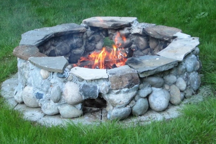 Feuerstelle aus Stein