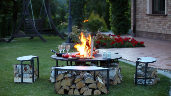 Gartentisch mit Stühlen