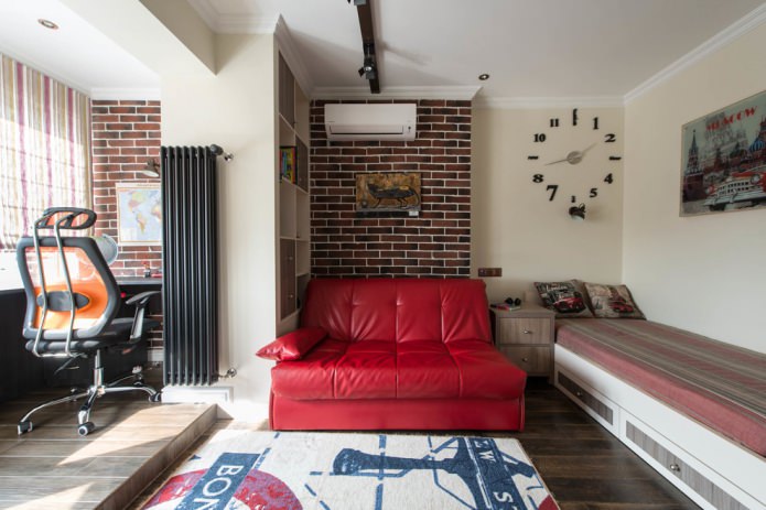 rotes Ledersofa im Jugendzimmer