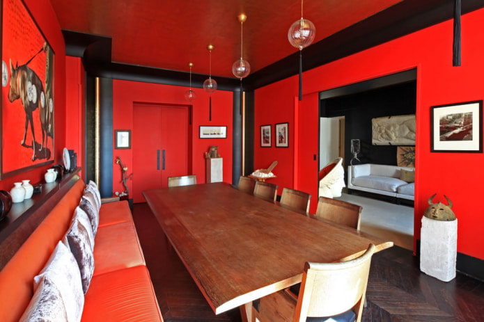 matte Decke im Esszimmer