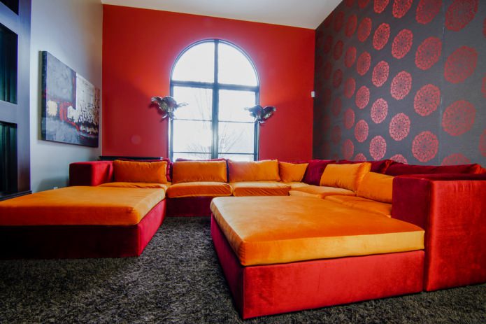 Rot-orange Wohnzimmergestaltung