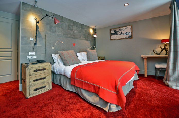 Roter Teppich im Schlafzimmer