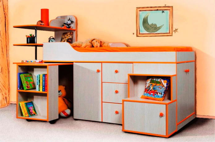 Graues Kindermöbelset mit orangefarbener Umrandung