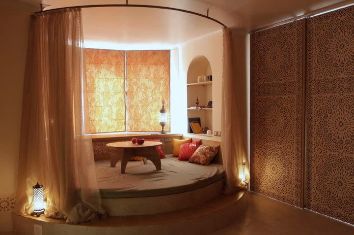 Halbrundes Bett