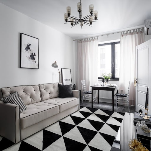 Sofa in einer Einzimmerwohnung
