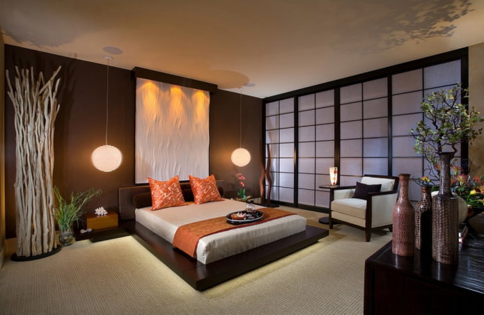 Bett in einem Interieur im orientalischen Stil