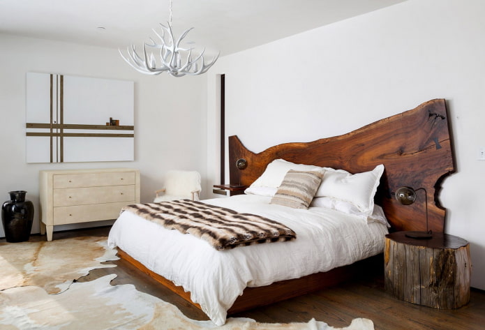 Plattenbett im Schlafzimmer