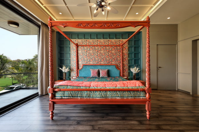 Rotes Bett im Schlafzimmer