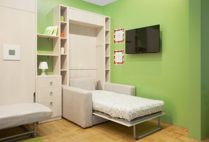 Kleiderschrank-Bett-Sessel im Innenraum