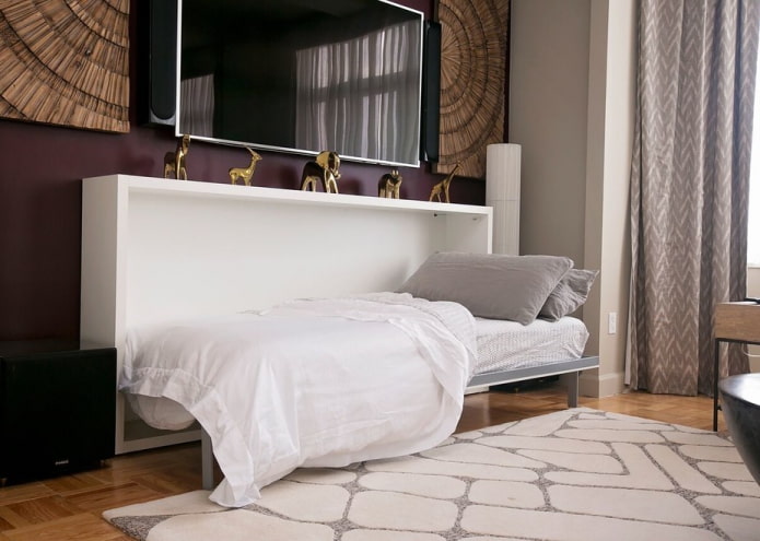 Bett mit horizontalem Hebemechanismus