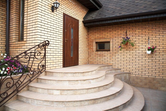 Haus mit offener Veranda