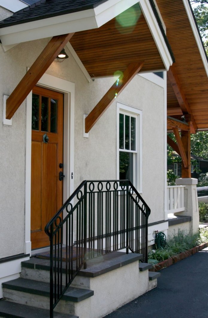 Haus mit Giebelveranda