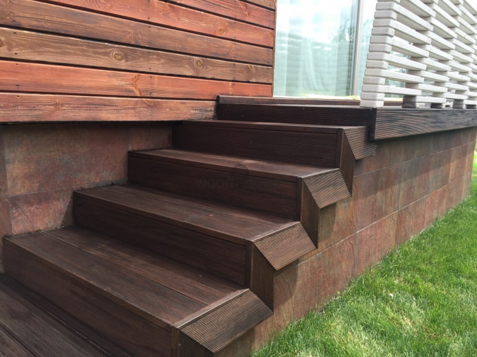 Stufen aus Terrassendielen