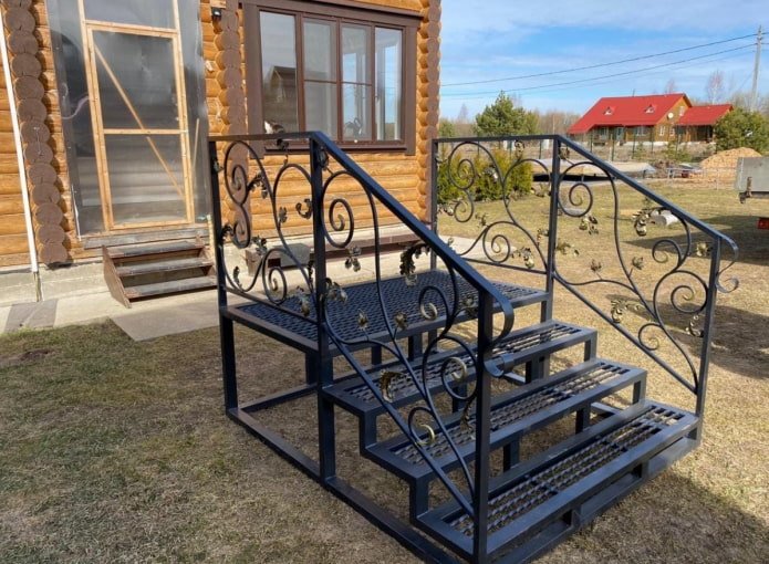 Fertig geschmiedete Veranda