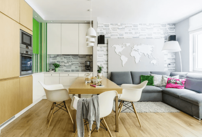 Sofa im Inneren der Wohnküche von 16 Quadratmetern